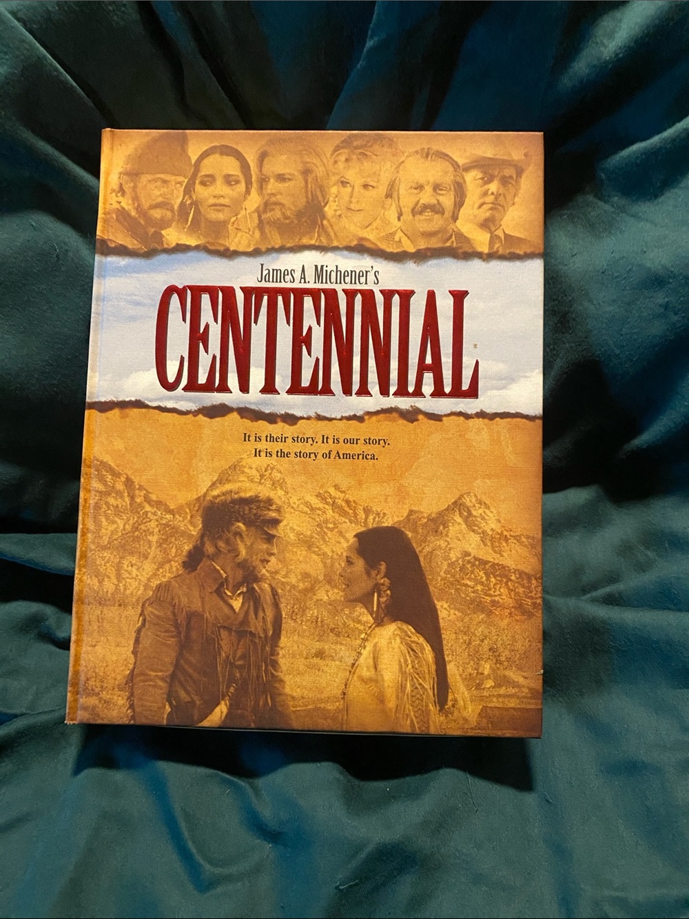 Universal Centennial DVD/Blu-ray Box Set - Gold & Red